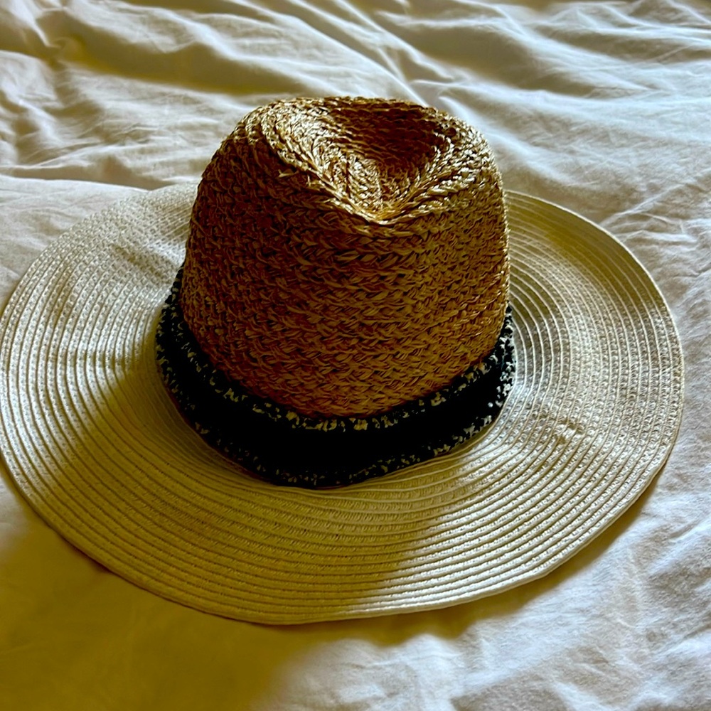 H&M woven beach/pool hat with floppy brim